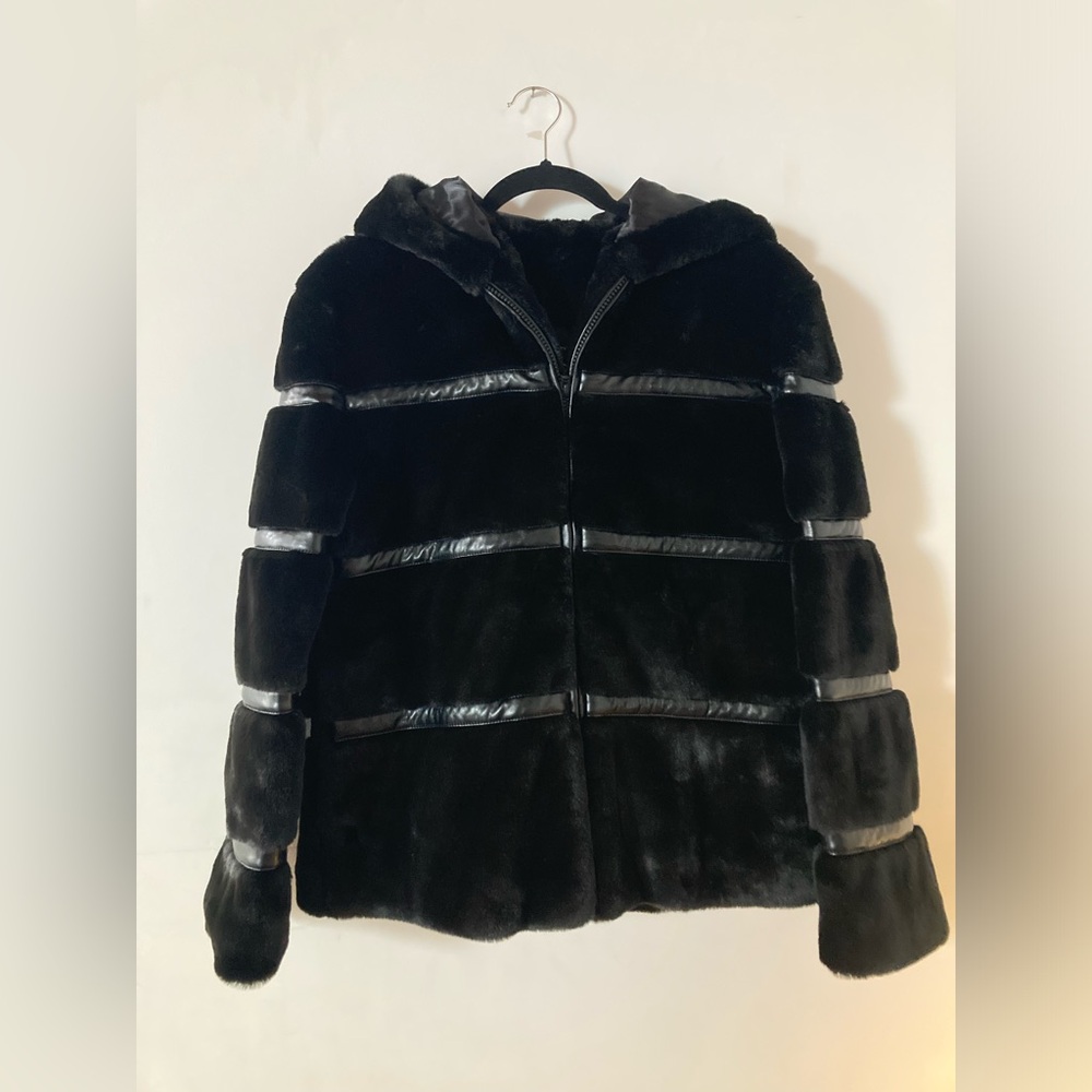 Donna Slayers Fabulous furs coat
